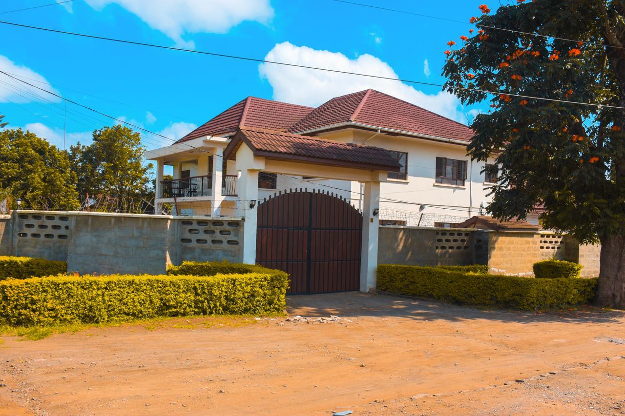 Wakawaka House Bed & Breakfast Arusha Exterior photo