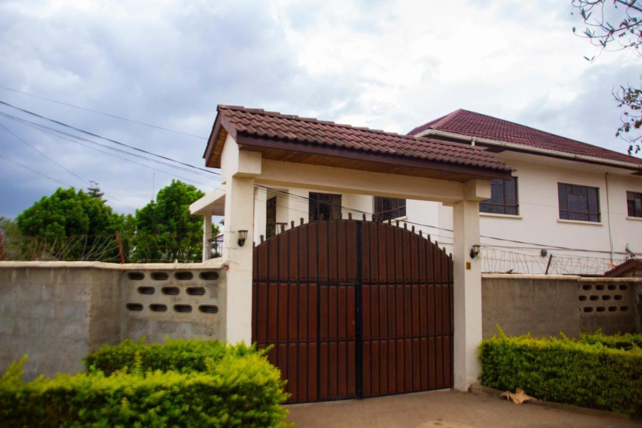 Wakawaka House Bed & Breakfast Arusha Exterior photo